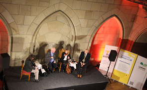 Talk im Dom_Krieg und Frieden