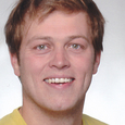 Über Mut, Würde und die Möglichkeitsformen spricht Stefan Kaineder, Bildungsreferent in der entwicklungspolitischen Fachstelle der Diözese Linz, kurz: Welthaus Linz.