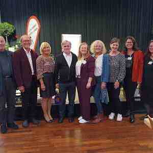 derzeitige und ehemalige Kolleg:innen