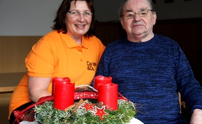 Gertraud Friedl mit Bewohner Johann Reitinger