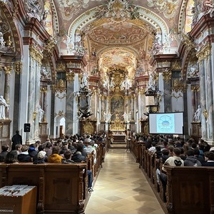 Andacht in der Stiftskirche