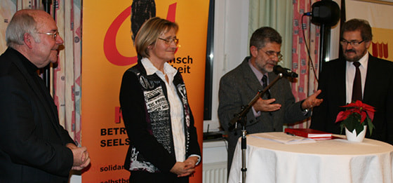 Der Menschlichkeit ein Denkmal setzen - Festschrift für Bischof Aichern. © mensch & arbeit
