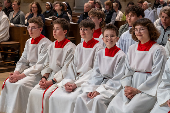 Etwa 100 Ministrant:innen nahmen am Gottesdienst teil.