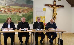 Pressekonferenz in der Pfarre Gaspoltshofen zur Präsentation des Maßnahmenpakets im Rahmen von 'Zukunft sichern'
