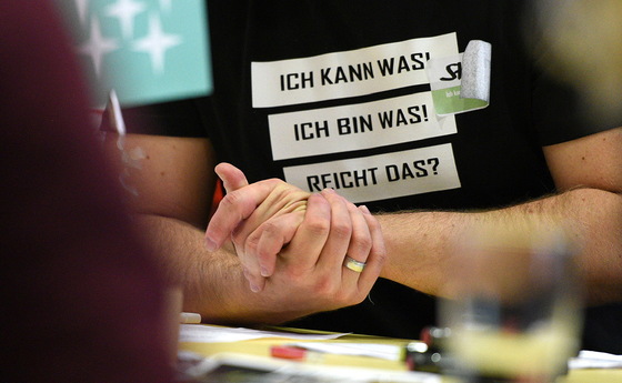 Jugend im Dialog