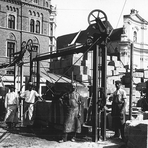 Drahtsäge zum Zersägen der Steinblöcke (um 1910)