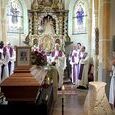 Requiem für Maria Dammer in der Pfarrkirche St. Radegund. Bischof Manfred Scheuer (l.) und Bischof Benno Elbs