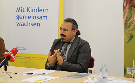 Prim. Dr. Kurosch Yazdi, Vorstand der Klinik für Psychiatrie mit Schwerpunkt Suchtmedizin und Leiter des Klinikzentrums Psychiatrie am Kepler Universitätsklinikum