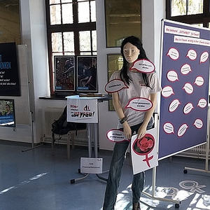 Feiertag 2019_Hier arbeitet ein Mensch