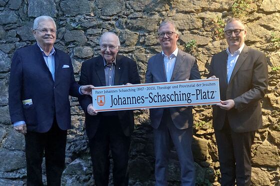 Benennung: Johannes Schasching Platz am Linzer Freinberg