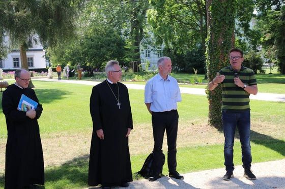 V. l.: P. Maximilian Bergmayr, Abt Ambros Ebhart, Michael Rosenberger und Landesrat Rudi Anschober.