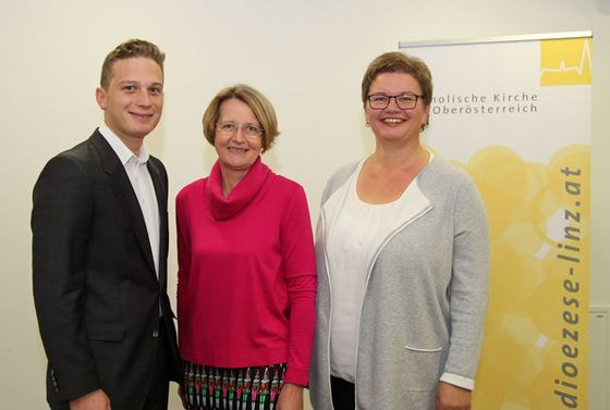 V. l.: Mag. Wolfgang Gratzl (Pastoralassistent in Freistadt), Mag.a Brigitte Gruber-Aichberger, PMM (Direktorin Pastorale Berufe Diözese Linz) und Dipl.-Pass.in Irmgard Sternbauer (Pfarrassistentin in Freistadt).