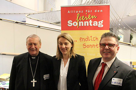 Sonntagsarbeit braucht europäische Regelung. © mensch & arbeit