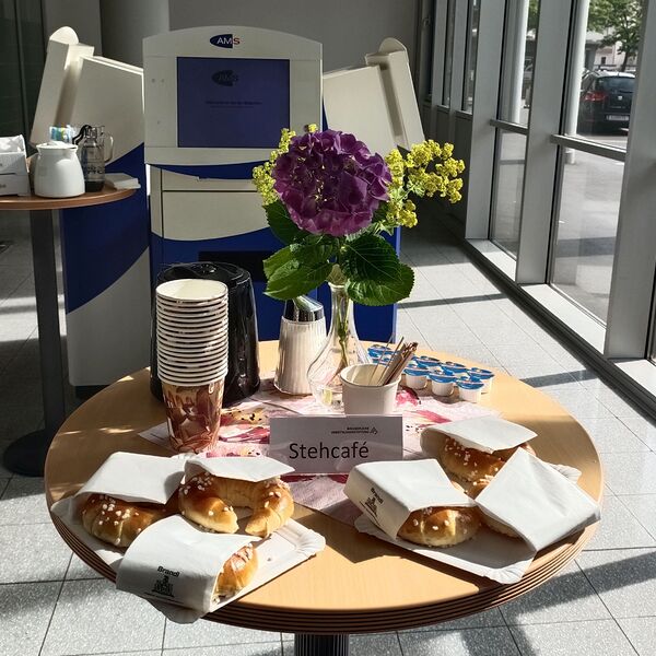 Stehcafe beim AMS Linz