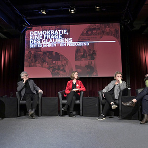 Podiumsgespräch_v.l.: K.Auer, S.Renoldner, M.Holztrattner (Moderation), R.Polak, M.Pröstler-Zopf