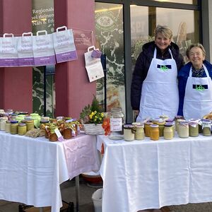 In St. Agatha boten die kfb-Frauen 150 Gläser Suppen, 200 Stück Gebäck, 90 Leberknödel, 45 Kaspressknödel, Frittaten und Schöberl an. 