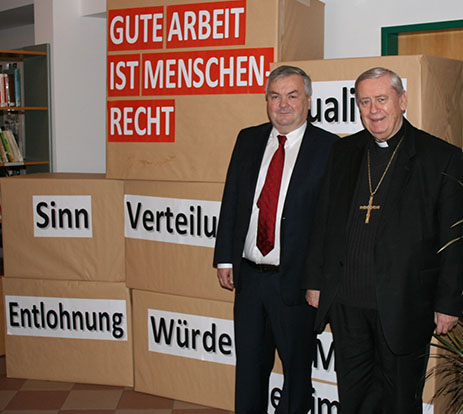 Bischof Dr. Ludwig Schwarz und AK-Präsident und ÖGB-Vorsitzender Dr. Johann Kalliauer (li) rufen dazu auf, die gemeinsame Deklaration zu unterstützen. © mensch & arbeit